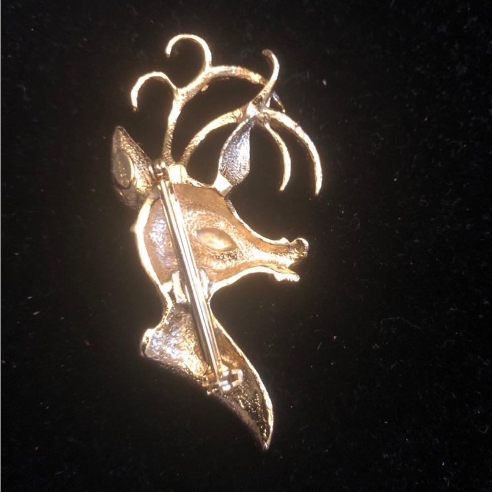 Reindeer Brooch - Picture 2 of 4
